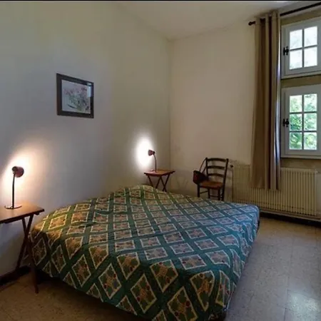 3 Pour 15 Pers Dans Un Chateau *