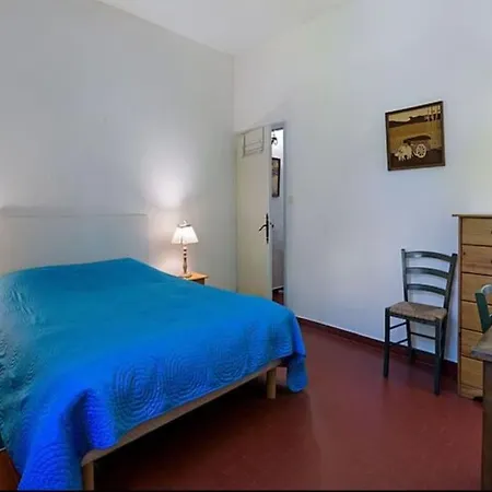 3 Pour 15 Pers Dans Un Chateau *